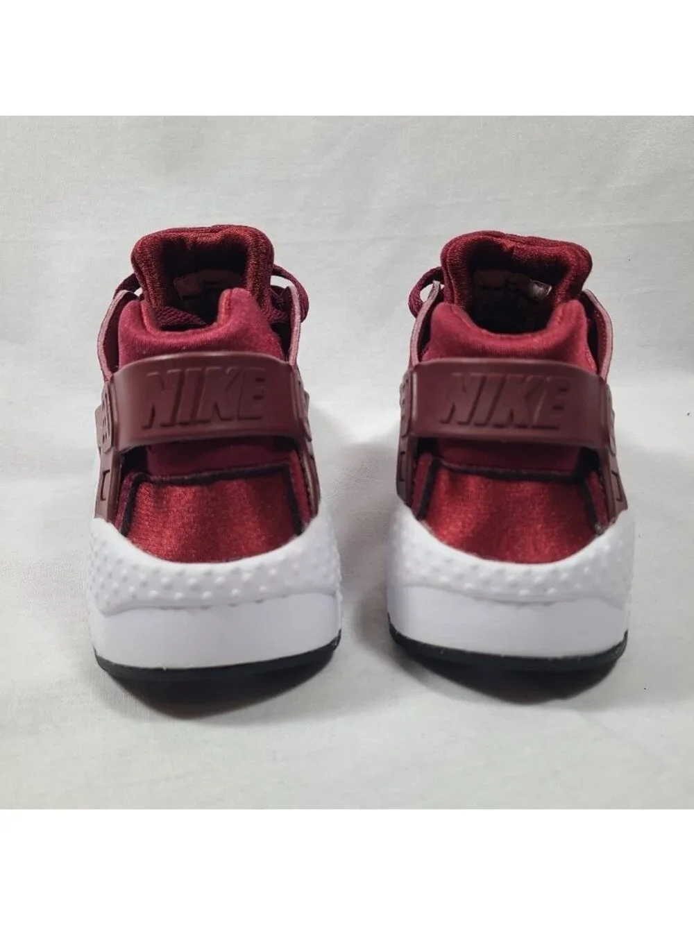Nike air huarache shoes- Youth Size 5.5/ Womens Size 7